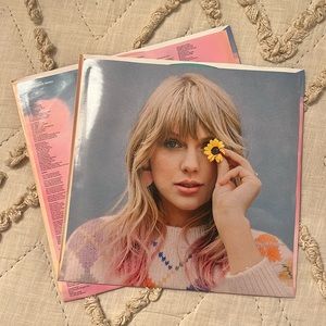 Official Taylor Swift Lover Album Records 🩷
